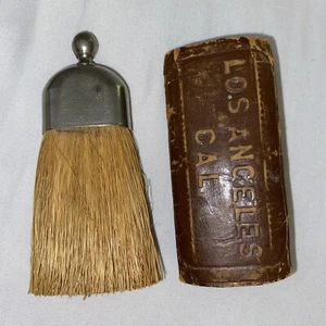 Vintage Miniatur Schneebesen Besenbürste Metallkappe Lederetui Los Angeles selten! - Bild 1 von 12