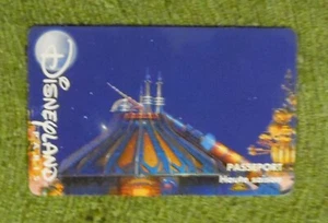 Disneyland Paris Passeport Haute saison , vom 23.07.1996 , 8,5 cm x 5,5 cm - Picture 1 of 2