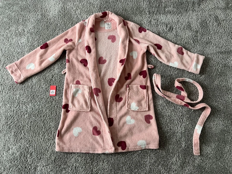 Primark +++ Flauschiger Bademantel mit Gürtel in Rosa mit Herzmotiv Gr. XS - 34 - Bild 1 von 4