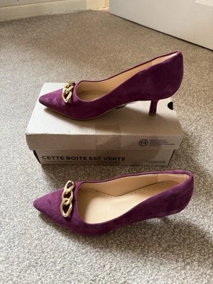 Clarks Woman Violet55 Trim Chain Detailed Kitten Heeled Shoes size UK 6D New - Image 1 of 4