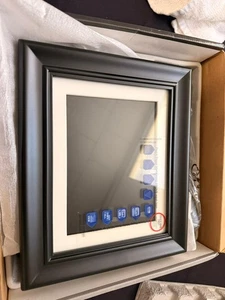 PanDigital 8" LCD Digital Photo Frame 800x600 PanTouch Sensor PAN8056W02T NEW - Picture 1 of 2
