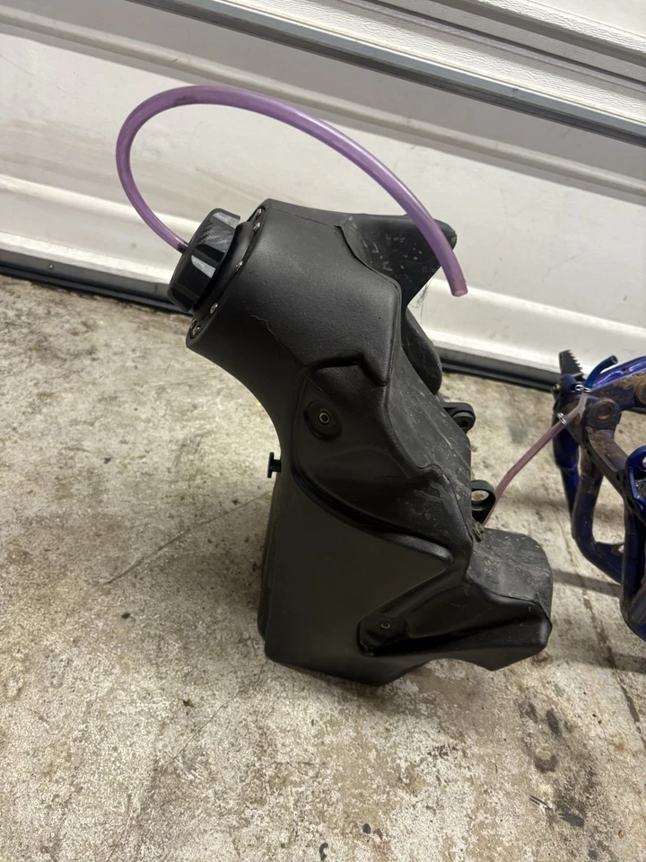 Acerbis - 2211560001 - 油箱,黑色 - 3.2 加仑 — 第 1/4 张图片