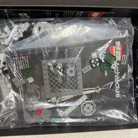 LEGO Architecture Eiffel Tower 21019 - Used