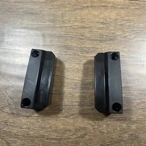 Abrazadera de pivote derecha e izquierda para aspiradora Bissell Powerforce Helix Turbo Compact 2690 - Imagen 1 de 6