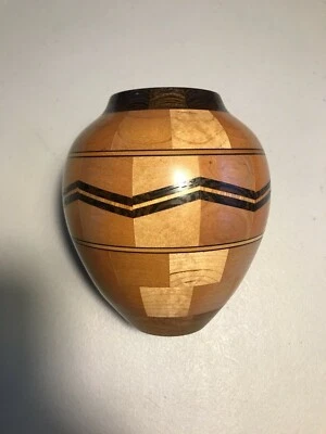 Jarrón de madera original hecho a mano por el artista estadounidense Anton Holzmann firmado 5" de alto Foto 1 de 4