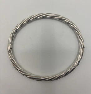 Sterling Silver Twist Bangle Hinged Bracelet Made In Italy 6.5cm 12g - Picture 1 of 8