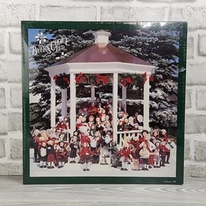 Byers' Choice LTD. Caroler Gazebo 500 Pieces Puzzle 18" x 18" New Sealed - Picture 1 of 6