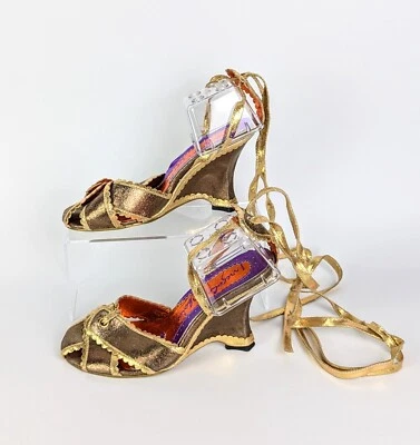 Salto anabela/sandália feminina Irregular Choice couro genuíno dourado/bronze EUA 7,5 - Imagem 1 de 4