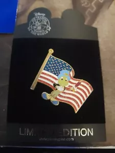 LE 125 Disney Pin✿Pinocchio Patriotic Jiminy Cricket Umbrella Flag United States - Picture 1 of 3
