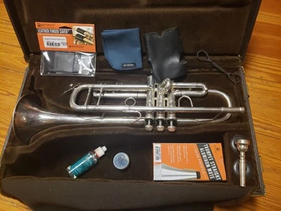Trompeta de plata Bach Stradivarius 180S37--Chem limpiado, reparado, ¡muchos extras! Foto 1 de 4