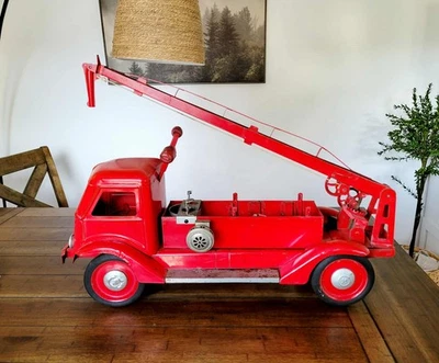 Camión torre de agua Keystone vintage de acero prensado paseo en llamas con bomba real Foto 1 de 4