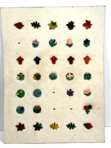 Antique (x31) Novelty baklite Buttons pin flowers leaves bouquet baskets WOW Cover