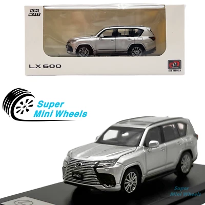 Modelos LCD 1:64 - Modelo diecast Lexus LX 600 (plateado) Foto 1 de 4