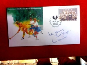 AUST WOMENS HOCKEY 75TH ANNIV PSE SIGNED BY SA HOCKEY LIFE MEMBER IDA YOUNG - Picture 1 of 2