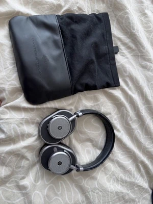 Master & Dynamic MW65G1 Over the Ear Headphones - Black - Image 1 of 4
