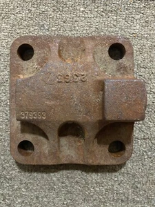 Chevrolet GMC K10-K30 73-87 Front U-bolt Plate P/N 379393 NOS - Picture 1 of 2