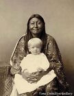 Femme amérindienne avec un enfant blanc blond - années 1880 - impression photo historique