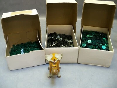 12MM 15MM BUTTON Lot Kelly Green Frost Dark Green 4500+ buttons - Image 1 of 4