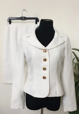 Traje de estudio para mujer blanco marfil 100 % poliéster 2 piezas falda traje talla 8 ¡EXCELENTE ESTADO USADO! $200. Foto 1 de 4
