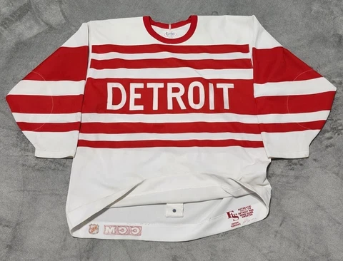 Detroit Red Wings Jersey Tbtc 75th NHL Hockey 52 Game Worn Cover