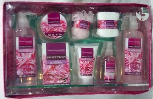 Neu im Karton Beaute' Essentielle von STA Elements Sweet Peony Duftbad-Set 8-teilig - Bild 1 von 1
