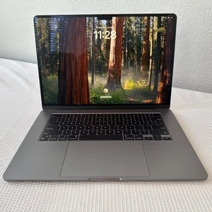 2023 Apple Macbook Air M2 Chip 8-Core 15in 256GB SSD 8GB Space Gray -Nice!!! - Afbeelding 1 van 13