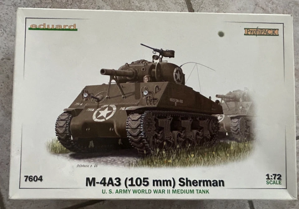 EDUARD 7604 1/72 SHERMAN M-4A3 (105mm) W SHERMAN MEDIUM TANK rarita’ - Immagine 1 di 1