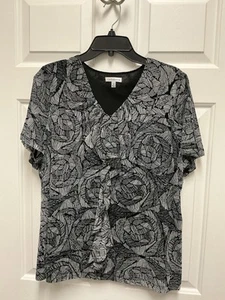 CROFT & BARROW SHORT SLEEVE BLOUSE PLUS SIZE 1X BLACK & WHITE WITH RUFFLE NWOT - Picture 1 of 4