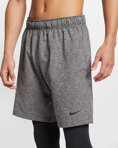 Nike Pantaloncini da Allenamento Uomo Yoga Hyper Dry Taglia S AT5693-032 Grigio Erica NUOVI - Foto 1 di 9