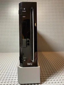 Nintendo Wii Spielekonsole - PAL - in Schwarz - Bild 1 von 8