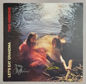 LET'S EAT OMA signiert ZWEI BÄNDER Album Cover Jenny Hollingworth mit Vinyl BAS - Bild 1 von 6