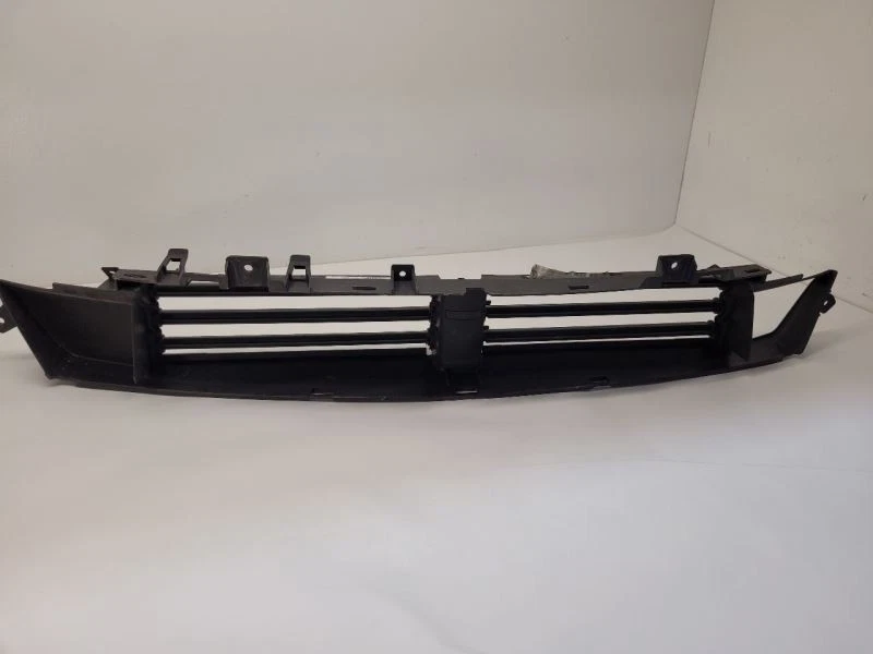 15 Chrysler 200 2015 parachoques delantero rejilla obturador de aire 68302662AA    Foto 1 de 4