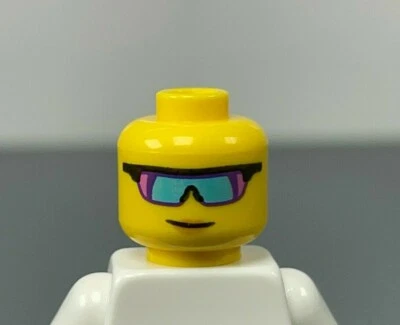 LEGO Mujer Minifigura Cabeza Rosa Púrpura Azul Gafas de Sol Sonrisa Torcida   Foto 1 de 3