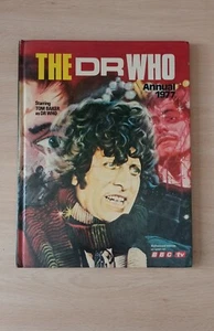 The DR WHO Annual 1977 ( Tom Baker as DR WHO) Authorised by BBC TV, Unclipped - Picture 1 of 9