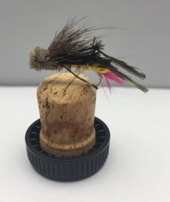 Fliegenfischen " Daves Trichter CM Forelle Karpfen Döbel Hecht Bass Pack 8 Eu 10 - Bild 1 von 2