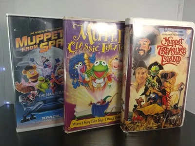 MUPPETs From Space MUPPET Treasure Island.LOT OF (3) VHS JIM HENSON MOVIES VIDEO - Imagem 1 de 4