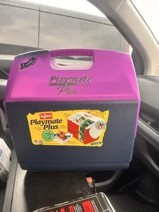 IGLOO PLAYMATE PLUS COOLER ICE COOL BOX - Picture 1 of 3
