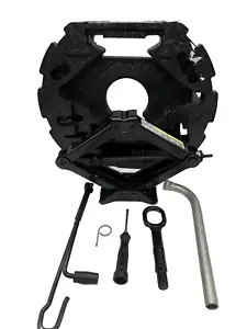 2012-2019 VW BEETLE TIRE JACK KIT & FOAM OEM Beetle Only 5c0012115f - Picture 1 of 5