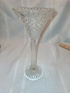 Stem Vase Martini Glass Floral Flare Clear Cut - Picture 1 of 9