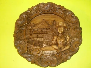 VINTAGE WOOD HAND CARVED SCHWARZWALD PLAQUE-GERMANY-BLACK FOREST - Picture 1 of 2