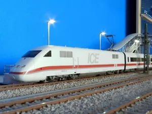 Germany High Speed Train: Inter-City-Express ICE2 Fleischmann 4452 Twin Cab set - Picture 1 of 12