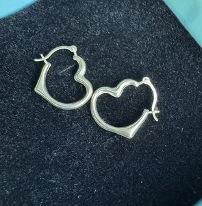 5/8" Polished Heart Hoop Earrings Real 10K Yellow Gold Hoops Jewelry NEW Gift - Picture 1 of 4