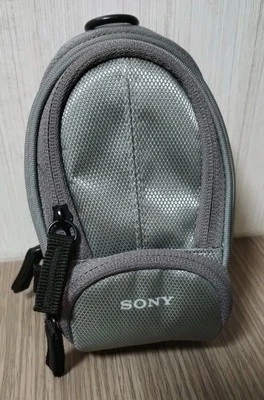 Estuche suave para cámara Sony LCS-CSU, plateado Foto 1 de 4