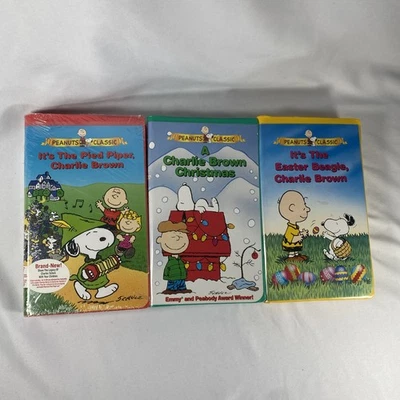 Charlie Brown/Snoopy Lot 3 VHS Christmas, Pied Piper, Easter Movie Tapes Foto 1 de 4