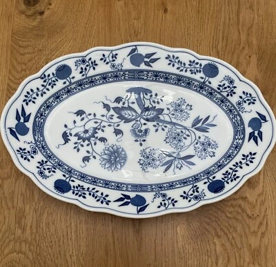 Plato para servir Hutschenreuther cebolla azul festoneado 14”x 9,25” ovalado Alemania Chip Foto 1 de 4