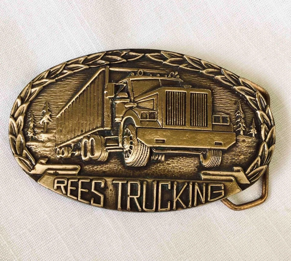 De colección. Hebilla de latón 'Rees Trucking' de Indiana Metal Craft Co. (IMC) Foto 1 de 1