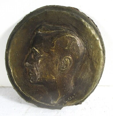 UNIQUE BRONZE CAST ROUNDEL PORTRAIT BUST OF A MAN BY LOUISE LEMP PABST - Image 1 of 4