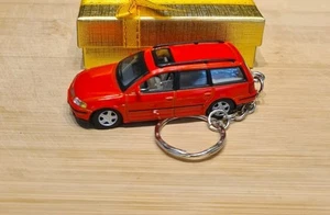 1/72 DIECAST MODEL CAR VOLKSWAGEN PASSAT VARIANT KEYCHAIN KEYRING - Picture 1 of 6