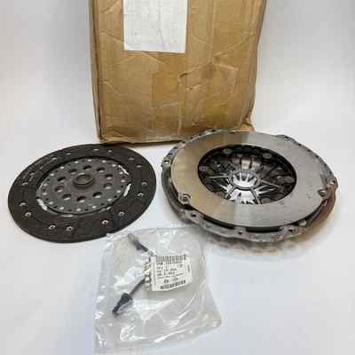 Vauxhall Vectra C Clutch Kit Manual Plate Slave 1.9 CDTi Opel Genuine 93185920 - Image 1 of 4