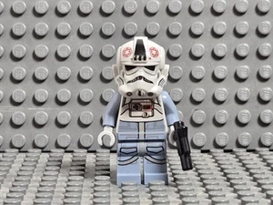 Lego Star Wars Minifigure SW1176 AT-AT Driver - Picture 1 of 6
